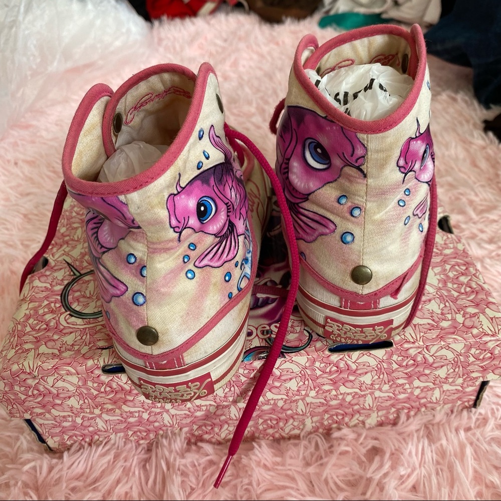 INSANE vintage Ed hardy sneakers!!!!! ๐คฉ๐ซ๐ฆ - Picture 3 of 4